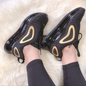 Air Max 720, Black/Gold, wmn size 7.5 or 6Y